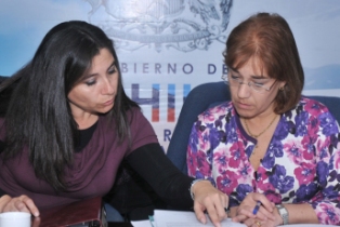 Caso Cosayach: Insistentes llamados de Francisco Javier Errázuriz a la intendenta