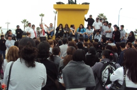Menos de 24 horas duró huelga de supermercados UNIMARC