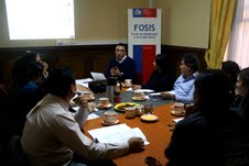 Sobre educación financiera orienta el FOSIS a familias vulnerables