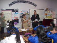 Escuelas y Liceos pueden  participar en programa Voluntarios Angloparlantes
