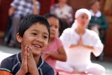 Yoga para párvulos, educadoras y apoderados de jardín infantil Payasito