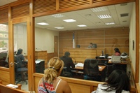 Hoy comienza juicio oral contra detectives acusados de robo con intimidación a bolivianos