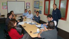 A fines de mes vence plazo para postular a becas de inglés Corfo