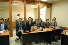 Condenan a detectives acusados de robo con violencia contra extranjeros