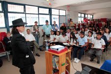 Acercan a escolares al arte y la cultura a través del libro “Aprendiendo a Mirar”