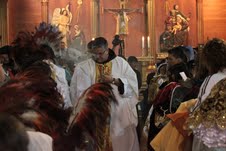 Nuevos bailarines devotos de la Virgen ya están con sus trajes bendecidos