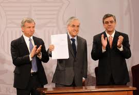 Senadores de oposición rechazan propuesta de salario mínimo de 193 mil pesos planteada por Gobierno