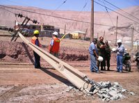 Choque a poste provoca corte de energía en sector sur de Iquique