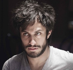 “Los buenos actores somos chaparritos”: Gael García, protagonista de la película «NO»