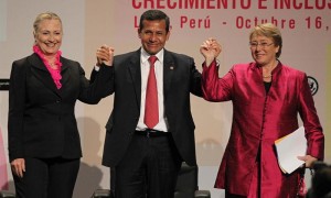 Bachelet: “Las mujeres América latina siguen estando debajo de la mesa”
