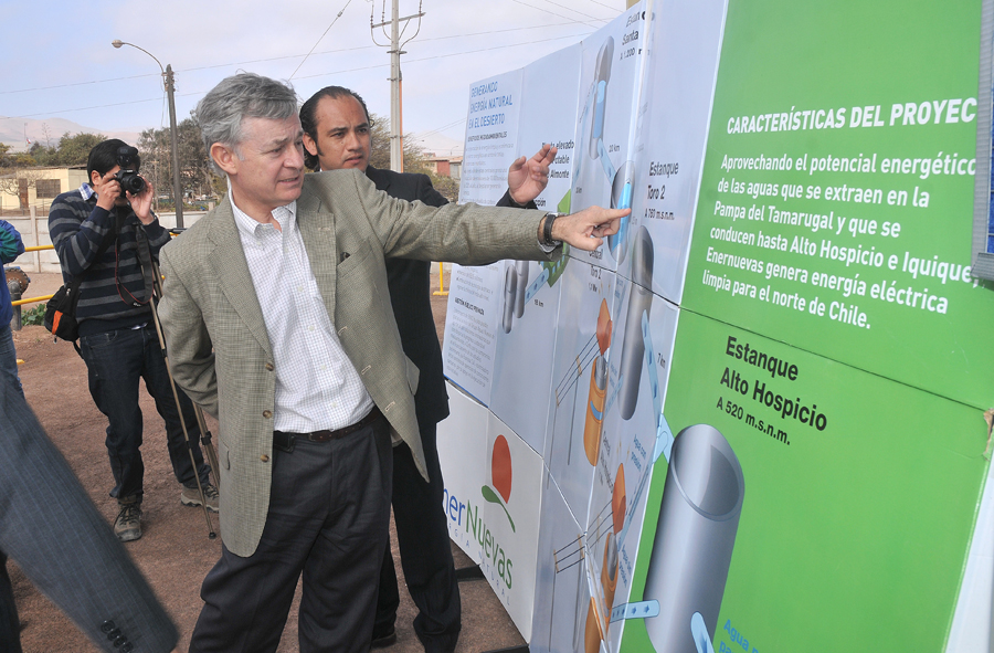 Ministro de Energía conoce avance de mini central hidroeléctrica en Alto Hospicio