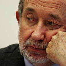 Novoa le quita el piso a Ubilla y pide responsabilidades políticas por caso sobreprecios