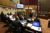 Sala del Senado discute y vota el articulado del proyecto de ley “larga” de pesca