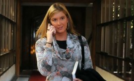 Hija del alcalde Sabat frente a conteo de votos en Ñuñoa: «Si no fuera la nieta de Allende, esto no estaría ocurriendo»