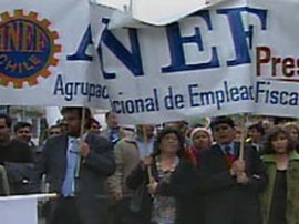Despidos de funcionarios públicos continúan. Acuerdo firmado por ministros Larraín y Matthei con ANEF es letra muerta