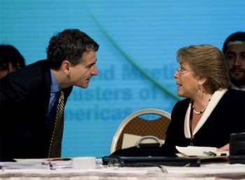 La hoja de ruta de Bachelet: PS la proclamaría en enero y en marzo volverá al país