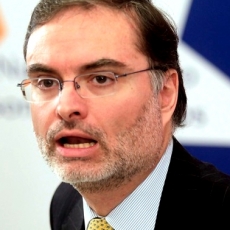 “Preocupación” e “incomodidad” en La Moneda con nuevos antecedentes que complican a director de Impuestos Internos