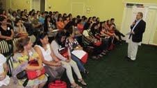 Masiva jornada de capacitación pedagógica para 77 profesores de inglés