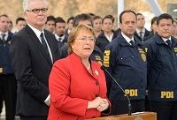 Bachelet firmó el proyecto de ley que aumenta en 1.200 los efectivos de la PDI