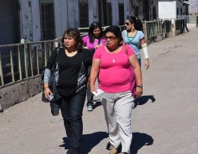 Un tour a la pampa salitrera recibieron como regalo funcionarias de Gendarmería