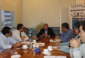 Seremi de Vivienda y Urbanismo y Municipio de Iquique coordinan acciones post terremotos