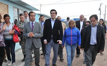 En Alto Hospicio Ministros Peñailillo y Saball inauguran barrio de emergencia
