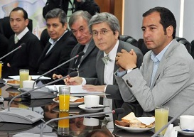 Embajador de Unión Europea visitó Zofri, Salitreras, Pica y Caleta Caramucho