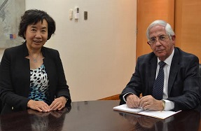 Patricio Sesnich recibe en Zofri a Consul General de China