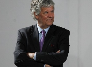 La gratuidad vuelve a agitar críticas de estudiantes al ministro Nicolás Eyzaguirre