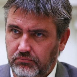 Senador Rossi: «Cambiar al ministro Eyzaguirre sería duro golpe a reforma educacional»