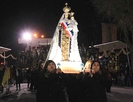 Miles de peregrinos y promesantes en los inicios de festividad religiosa de La Tirana