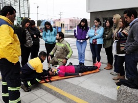 Capacitan a enfermeros de consultorio de Alto Hospicio en técnicas avanzadas de resucitación