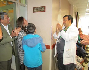 Imperecedera huella dejó Dr. Reyes entre pacientes, médicos y personal de salud.  Servicio de Traumatología lleva su nombre