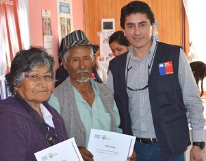 Incentivos a agricultores de Pozo Almonte para que adquieran insumos que potencien sus granjas