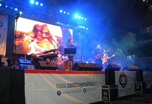 Gran presentación de Los Jaivas y Dinamita Show que animaron evento Matices Iquique