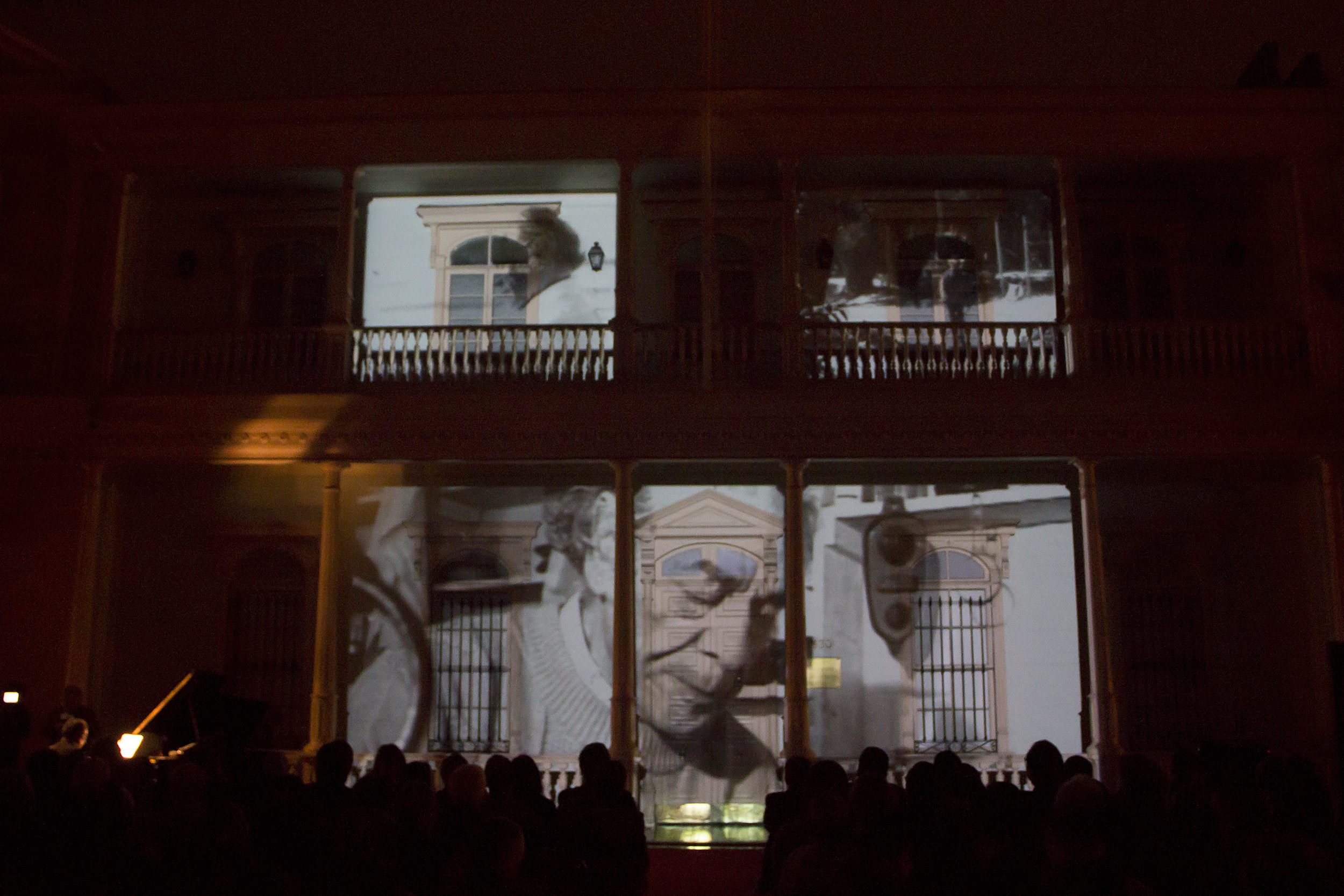 “Parra 100” llegó a sala de arte Casa Collahuasi