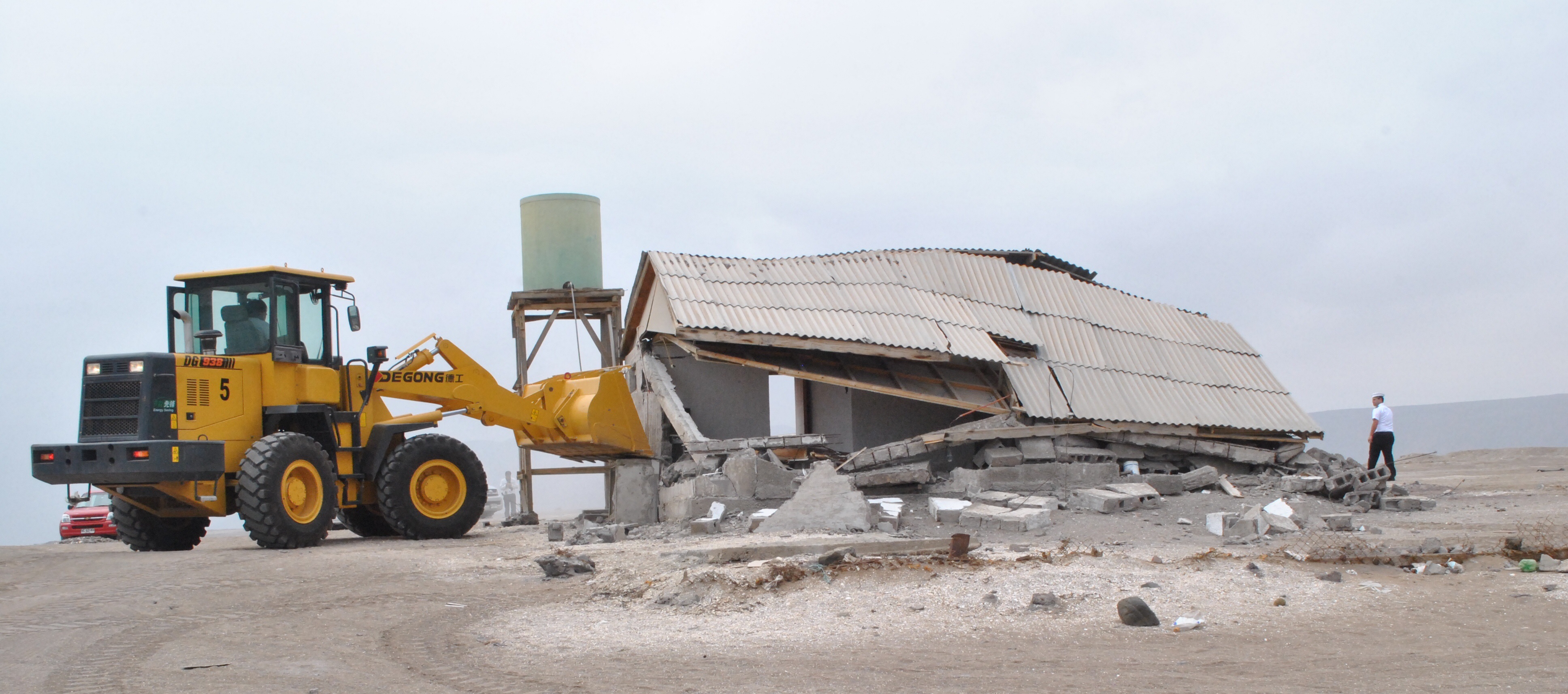 Con operativo en playa Quintero y demolición de 7 inmuebles partió recuperación de sitios fiscales en borde costero