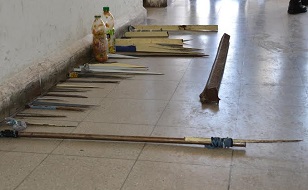 Elementos corto punzantes hechos con fierros de literas incautan en penal de Hospicio