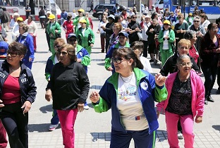 Adultos Mayores en Alto Hospicio se lucieron en acto de intervención urbana