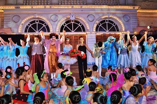 Presentación de gala der Ballet Municipal con coreografía de La Cenicienta
