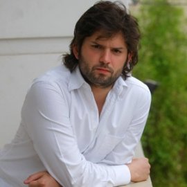 Diputado Boric dice que en caso de nuera de Bachelet «a todas luces hay un tráfico de influencias»
