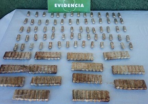 Pareja transportaba ovoides con pasta base, adosados a sus cuerpos, equivalente a 11 mil dosis