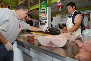 En Mercado Centenario partieron fiscalizaciones sanitarias previa a Semana Santa