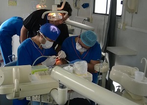 Atenciones dentales en barrio de emergencia «Nuestra Señora del Carmen»