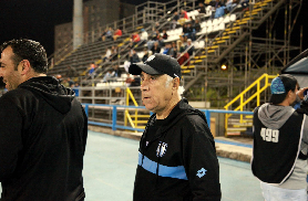 Nelson Acosta es ratificado en su cargo tras mal inicio de campeonato