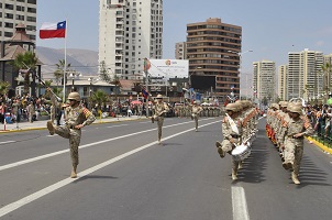 Masiva participación de la comunidad iquiqueña en Parada Militar 2015
