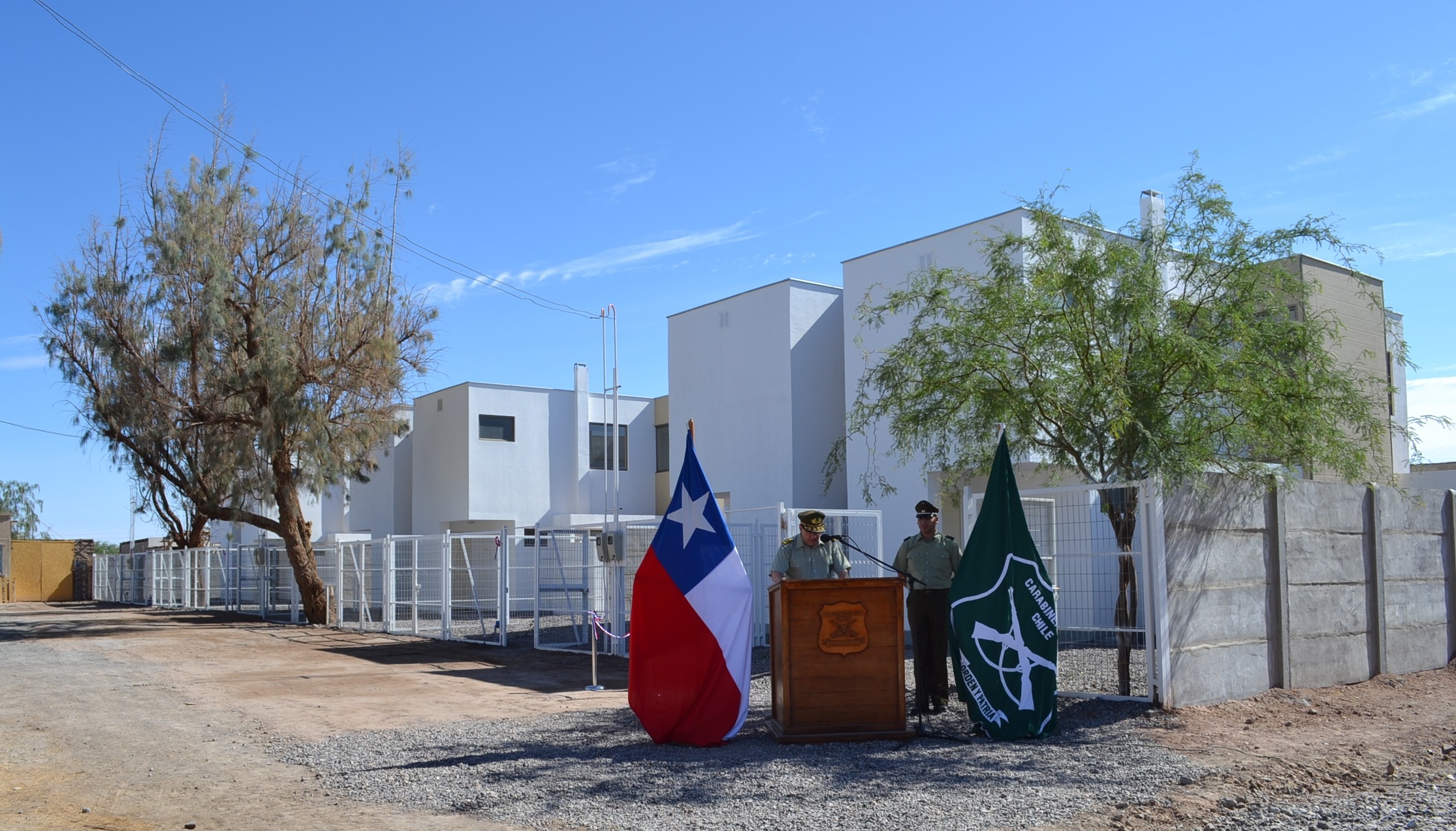 Entregan viviendas fiscales a carabineros de la Tenencia de Huara