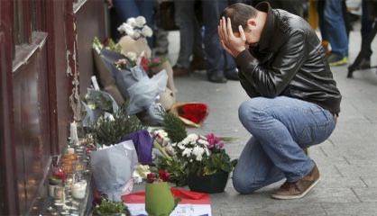 Hollande responsabiliza al Estado Islámico de la matanza de París: Francia será implaclable»