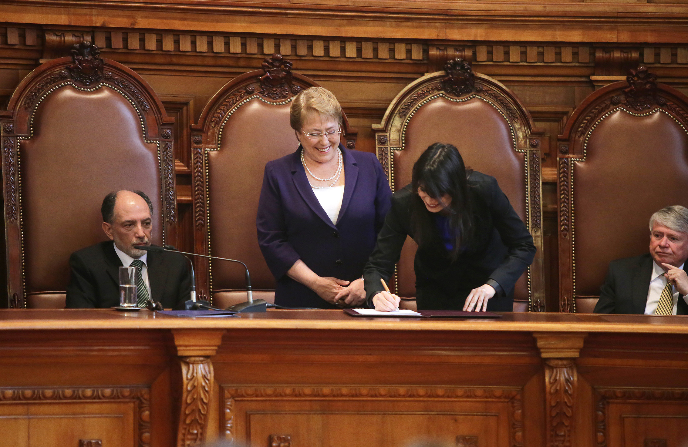 Presidenta Bachelet y ministra Javiera Blanco promulgaron ley que crea tribunales en Alto Hospicio