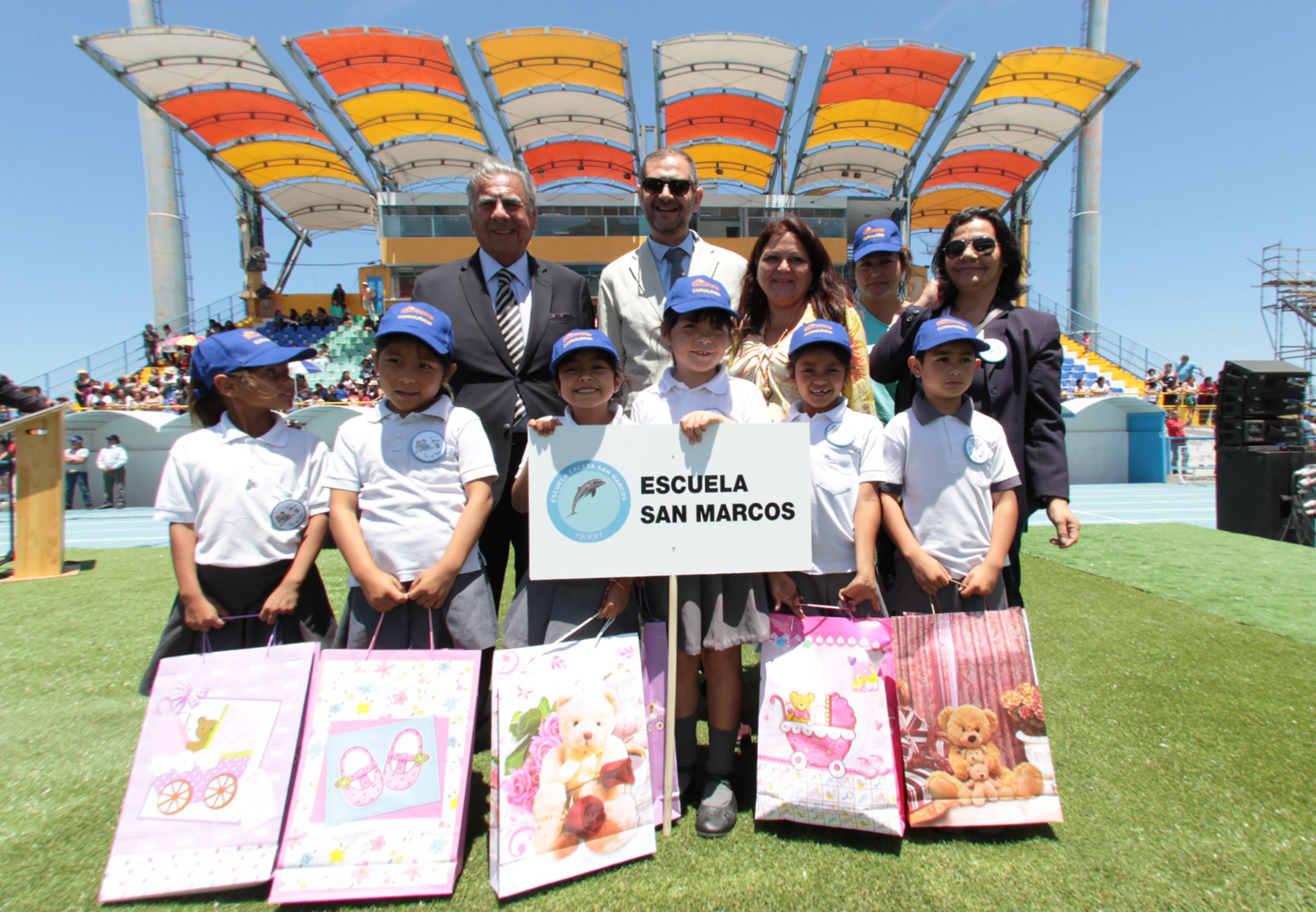 Municipalidad de Iquique firma convenio con Collahuasi para potenciar lectura temprana en colegios municipales